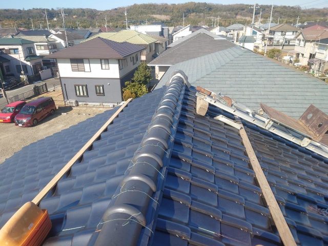 明石市で棟から雨漏りしていた瓦屋根